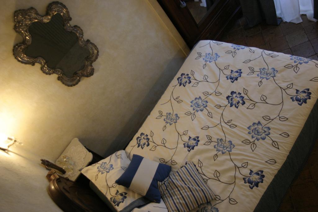 Casa Nobile Bed & Breakfast Tovo San Giacomo Стая снимка